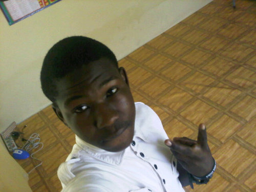 am cool headed,fun lover,peace maker and an hustler just prayz God bless my hustle