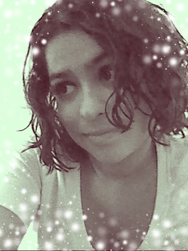 Simplemente yo amo mi vida y a los mios, con mas tropiezos ke aciertos pero con muchas ganas de continuar con esta locura ke se llama vida :)