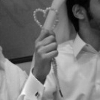 اانسان عادي جدااا لدي افكار وطموح ورؤية بسيطة للمستقبل ،،،♡