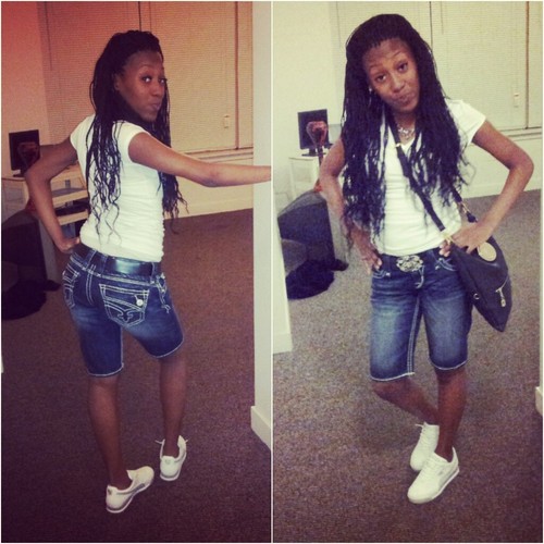 liViNG DA HiGHLiFE MENTiON MEE &il FOLLOW BACk .. ♥ SORRy Bt DA WAiT iS OVA .. KEE.J iS HERE O4.1O.13 A PRiNCE WAS BORN 3 DEDE BCK BITCH YEAHH UM BACK BITCH !