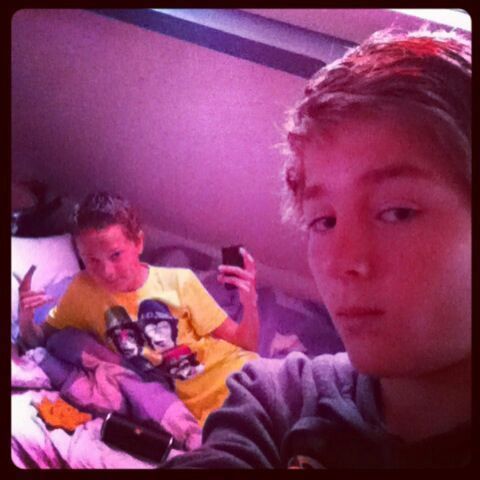 bro's: max, niels, bas, noah, kamil, LOVE CHILLING, HNE SWAGGGG, 3manon 12-7-2013