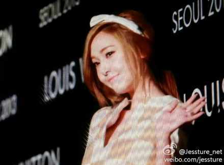 ร้าน SFQute สำหรับแฟนเคป๊อปและคนรักของกิ๊ฟช๊อป ราคาจะรวมค่าส่งแล้วนะคะ แต่ถ้าเป็น EMS จะเพิ่ม 50 บาท ^^ / g-mail : snsdshoppp@gmail.com / open 05.07.2013
