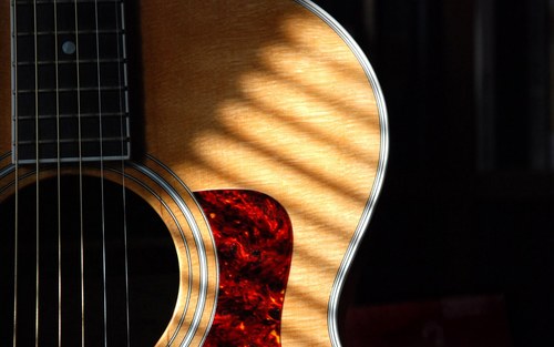 Bringing guitar chords for aspiring musicians. (http://t.co/VscRy0F6F3)
