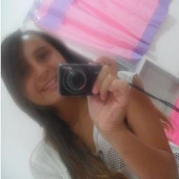 Você fαlα dα minhα roupα e do meu cαbelo
mαs tentα me imitαr nα frente do espelho! *---*