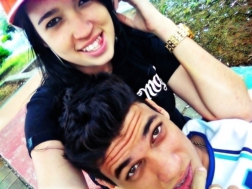 Una loca más en la tierra, alegre y divertida sobre todo me río del mundo a mi manera, enamorada de mis chicos @kevinsacon y @AlexVazquezAVR :3.