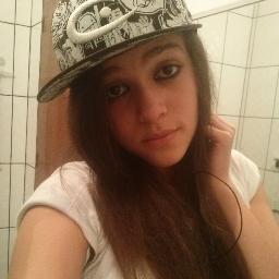 Amo Quem Me Ama Odeio Quem Me Odeia, sou chata irritante amo James Maslow Amo BIG TIME RUSH e tenho medo de golfinhos a unica que me aguenta é a Jéssica Moraes!