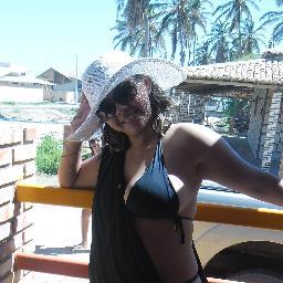 Desejo sempre 1 mundo melhor, imagino sonhos q eu possa realizar, pois os sonhos q eu ñ alcanço Deus traz pra mim... Filha, Mãe, esposa, amante, enfim Késyane!