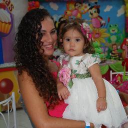 Gêminiana, estudante de Psicologia, amo conversar com Deus,estar perto da minha Mãe, da minha Família. Sou mt fã da Banda Calypso...