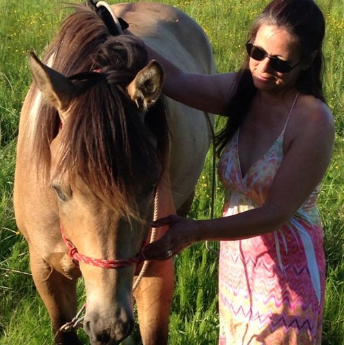 My mission on earth is to motivate, support & boost u forward. Im a horse enthusiast and yes horses do have the power to heal along with the luv of Christ
