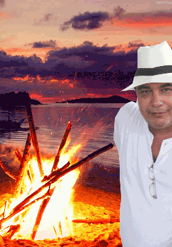 Família - primordial à sociedade!
Sou advogado, quero ser escritor, mas o importante é que sou um ser humano, filho, marido (desde 1980) e pai - feliz!