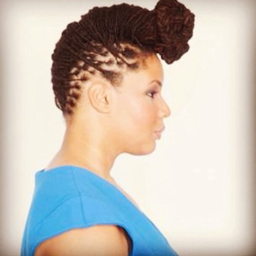 Artist. Student. Teacher. Hustler. Lover. Friend. Sister. Daughter. Fan. Social Chameleon. Spiritual. Soror. Christian. Living life to its fullest. I am.