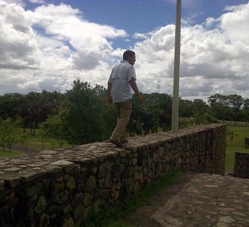 Periodista de la UCAB. Mi profesión, y mi vida, giran en torno al béisbol y al fútbol.