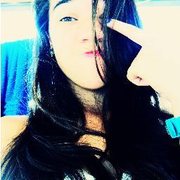 Sou ciumenta, boba, insegura, romântica, chorona, mandona, orgulhosa, irônica, sonhadora, exagerada e dramática. Gostou? Follow-me. *o*