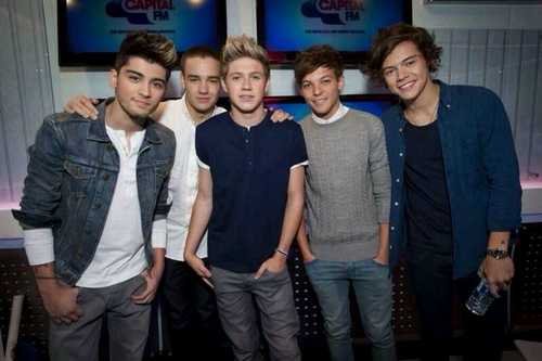 Hey this account is to try and get a 1D world store to Ireland So..... C'mon Irish Directioners we need to spread the word ! Trend #Bring1DWorldstoreToIreland