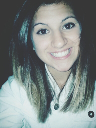 hi,i'm klara i'm 14 years old and i live in termoli,italy follow me for follow.thanks bye ;)