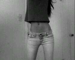 Fingiendo sonrisas cada dia para que nadie note mi problema | Tal vez en otra vida soy flaca y perfecta tal vez....