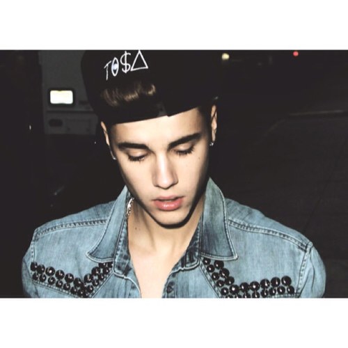 ♡supporting him before you saw the eyebrows♡