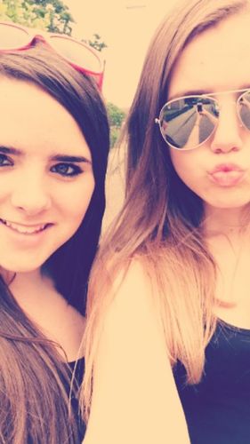 Best friends since day one , I'm always on your side , iloveyousiss x Esmee