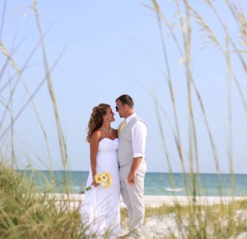 FloridaSunWeddings exemplifies the standards for a great business: ethical, trustworthy, detailed oriented and very reliable.