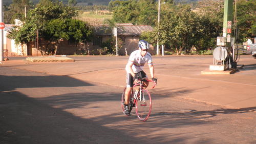 Sou ciclista e técnico em telecomunicações. Treino em Cássia dos Coqueiros, Speed e MTB.