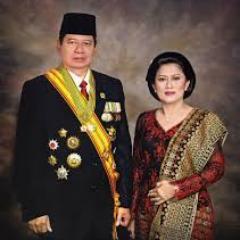 aku resmi Hj. Ani Bambang Yudhoyono Ibu Negara Republik Indonesia tweet dari Ibu Presiden ditandai *ANI* love  @SBYudhoyono