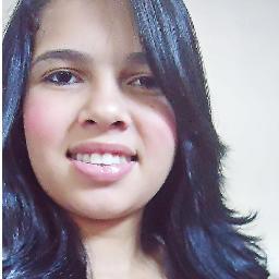 Sou do tipo autêntica. Minhas decisões só cabem a mim e mais ninguém! Por isso faço o que quero. Pouquíssima gente me desvenda. Mostro só o que quero. ;)