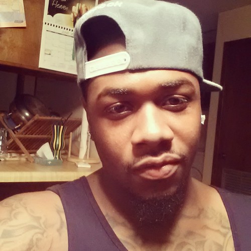 RoddCraig22DGAF's profile picture. 22 . Sinqer . Money . Music . 2KSoul member!!