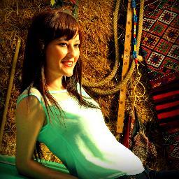 Yasemint's profile picture. “Bir çiçek var. Sanırım o beni evcilleştirdi.”