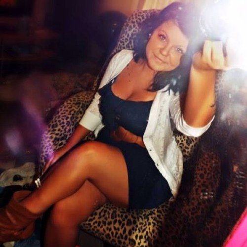 SkyeRenee52's profile picture. Skye(: | #TeamLesbian (: | #TeamFollowback | #TeamSingle|