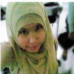 tersenyum untuk mereka yang sayang aku. 
:)