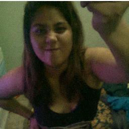 *olii me llamo karen y soi super sociablee ♥ tengo muchos amigo mi fb karen alfonso y mi otra cuenta de twitter es @ElMiVicio