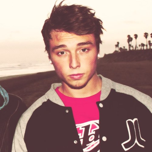 ~Emblem3 - One Direction - Food - Boyfriend~ I follow back-
