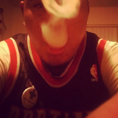 BaseJamJay's profile picture. Ummmm....... cool story bro