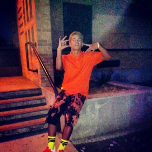 #RealMOB #TBM #081012 | Rolling KUSH blunts & getting glazed | Started from the bottom , The top where imma chill at | follow my girlf @kierrap_ (: