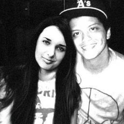 I Love @BrunoMars , okay? I'm а Hooligan. BRUNO RTed  AND ANSWERed ME 20.11.12 ♥ x