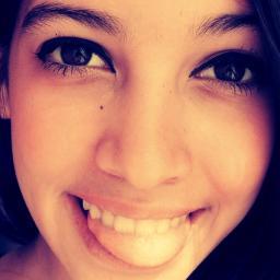 Hello people my name is maria gabriela I have 14 years and my idol is justin!! :) 3 and my dream is to be a singer *---*