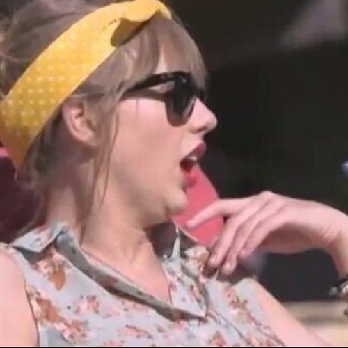 in love with tay's legs x {@taytorias}