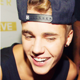 iKidrauhlSharon's profile picture. Fuck a bio ✌️
http://t.co/IYbCfS8Q3q