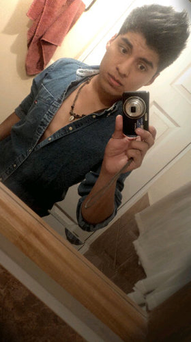 Follow me y te doy follow back ;).            Agg.        Pin:29C52F0A.