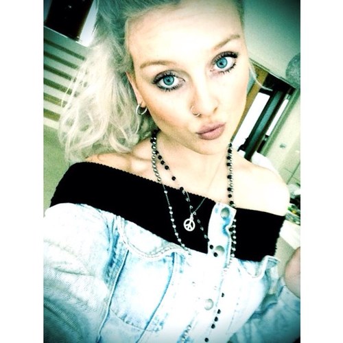 fakestgirltho's profile picture. 