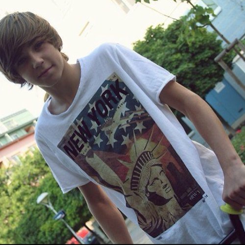 Guy Directioner...Also Like The Wanted,Justin Bieber, Janoskians. follow me i follow back . :D #teamfollowback