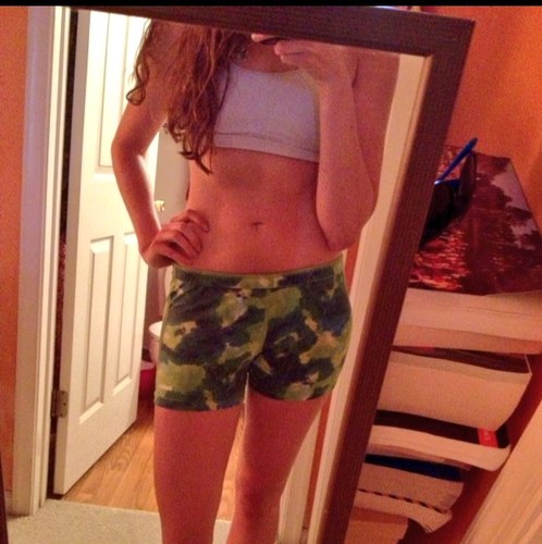 I eat, I run, I sweat, I sparkle. College student, here to inspire. Avi is me #fitfam
