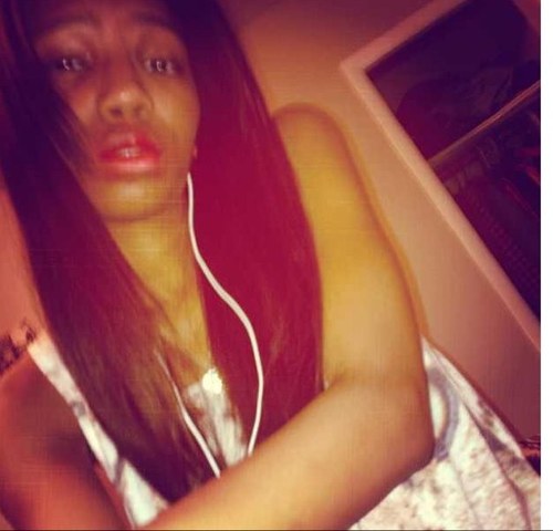 Tyasia , 18 , Click On That Button To Your LEFT ---, Follow Me & Ill Follow 6ack . Taken by Sean