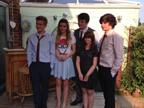 bethanybird6's profile picture. 15 years old, @akiaoffical followed me 7.5.13:) 4/4 parodys, 4/3 penis, still waiting 4/0