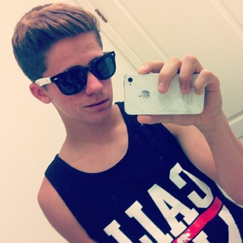 Aaron_Carvil's profile picture. #FamilyFirst #TeamSpurs #2013 #YaHeard