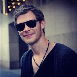 Hibrido,uno de los  hermanos vampiros originales.Hijo de un hombre lobo y una bruja,enamorado de  ♥Caroline ♥