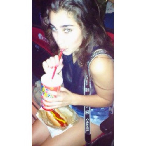 tweet me what you wanna thank lauren for and i'll retweet it ♡ ♡ ♡ ♡ ♡ ♡ ♡ ♡ ♡ ♡ if lauren see's this i wanna make you happy so look through the tweets ily