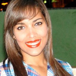 Paraibana, Estudante de Nutrição pela UFPB, viciada em futebol, internet e academia, fascinada em dança, que ADORA escrever e se comunicar com o mundo.