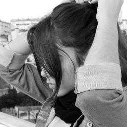 lemontreeblog's profile picture. Student. Addicted to photography, fashion and diy, that's me