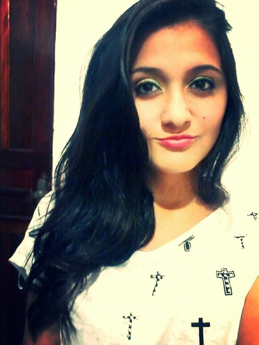 Eu que vivo com α cαbeçα nα luα, com músicα no ouvido e corαção nα bocα :)
eu sou meninα e mulher, eu sei muito bem o que quero '